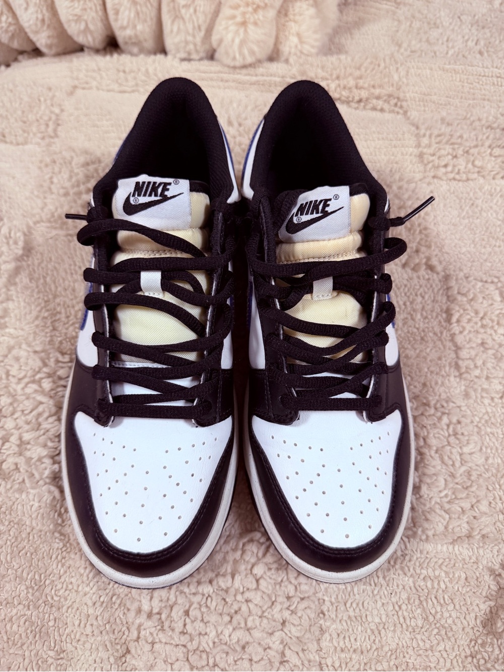 Nike Men’s Black, White & Cream Low-Top Sneakers